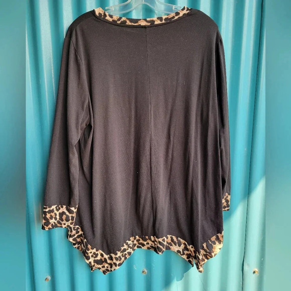 Emery Rose Plus Black Asymmetrical Tee top with faux leopard print 1XL  (14) - Picture 4 of 6